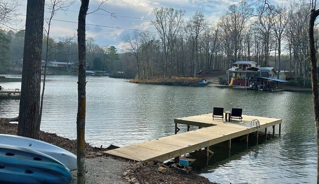 Driftwood Lodge on Lake Harding - On Quiet Cove with Kayaks and more
