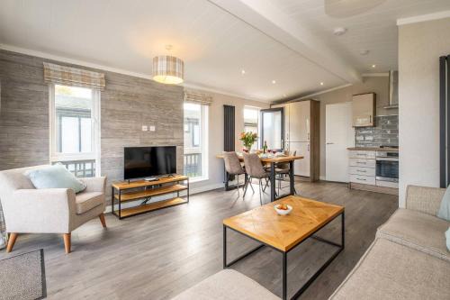 Driftwood Lodge, Sizewell - Adults only property - Aldeburgh Coastal Cottages