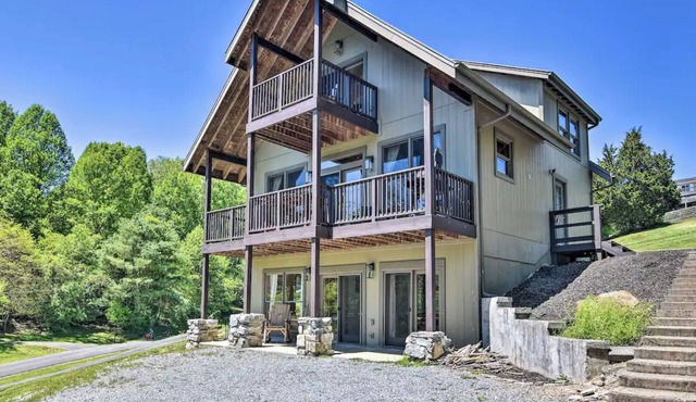 Driftwood Lodge-Timber Frame Lake View Cabin