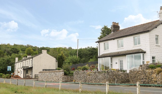 DRIFTWOOD, pet friendly, with a garden in Sandside