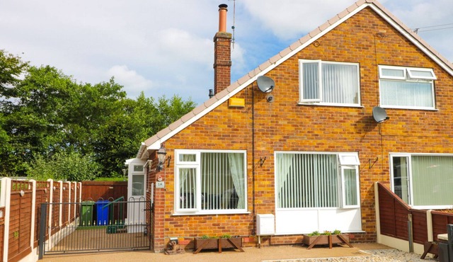 DRIFTWOOD, pet friendly, country holiday cottage in Withernsea
