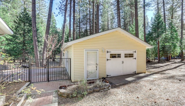 Drive to Major Parks: Nature Getaway in West Point