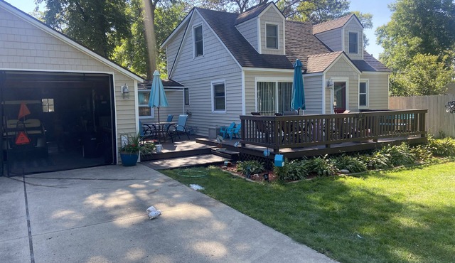 Driveway for Boat Trailers. Walking Distance to Downtown, Beach, The Surf!
