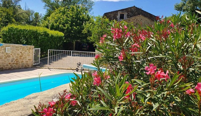 Drôme provençale house with swimming pool and river