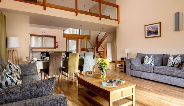 Drummochy - sleeps 8 guests in 4 bedrooms