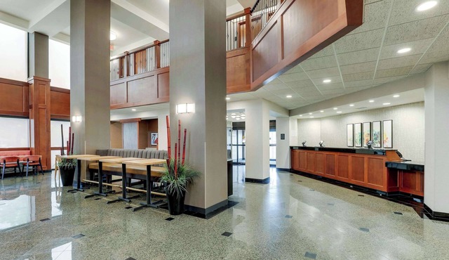 Drury Inn & Suites Birmingham Lakeshore Drive