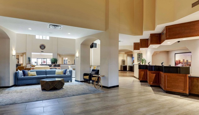 Drury Inn & Suites Phoenix Airport
