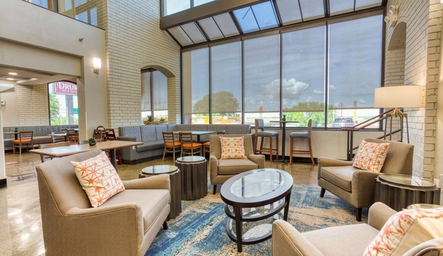 Drury Inn & Suites St. Louis Collinsville