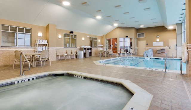 Drury Inn & Suites St. Louis O'Fallon, IL