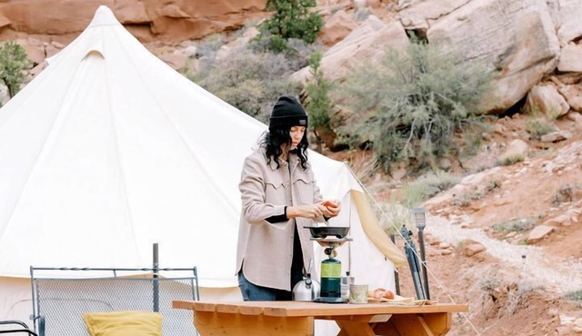 Dry Glamping Tent Near Zion National Park, Ideal for Couples