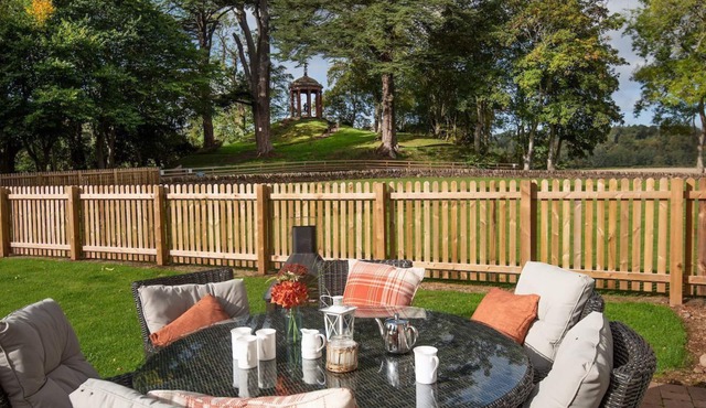 DRYBURGH STEADING FOUR - by the River Tweed at Dryburgh, sleeping 4