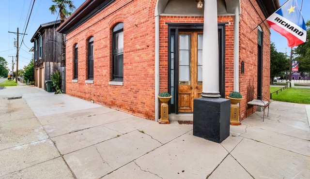 DT Scott-TWO Historic Units: Old Bank + Studio