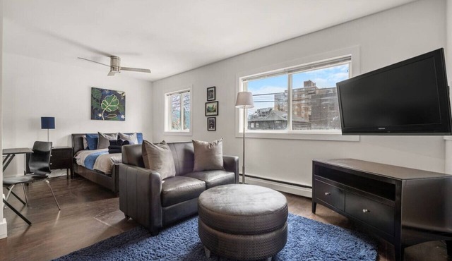 DT Studio: Near Stampede, 17th Ave Dining & Shops