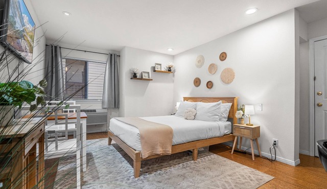 DTC Studio! Extended Stay, Free Parking & Fast WiFi!