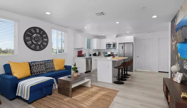 DTLA'S CLOSE TO USC, PHENOMENAL 4B4B PLACE