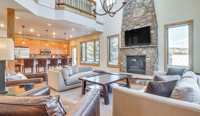 Dtwn Frisco Home w/Mtn View, 11 Mi to Ski Breck!