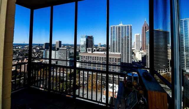 DTWN luxury condo 99 percent Walk score