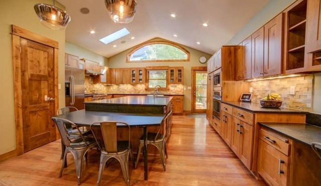 DU/WashPark Home-6 Bed+Gym, Office & Outdoor Space