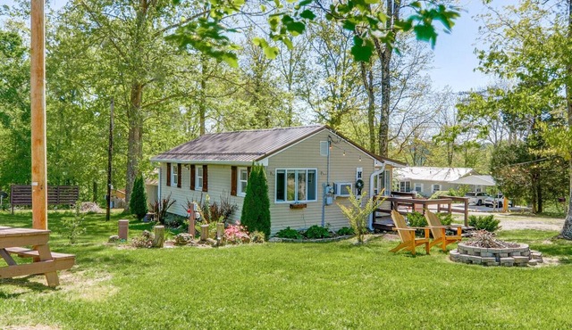 Dual Cabin Retreat with Fire Pits and Boat Parking