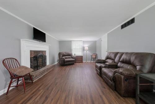 Dual Delight Stylish Duplex 2-Unit Home