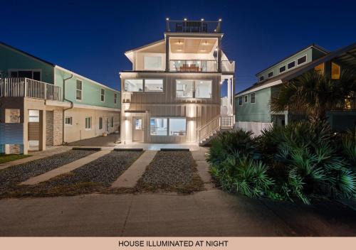 ​Dual Home Coastal Beach House- Main House + Private Villa Suite -Private Beach