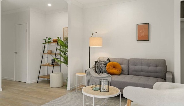 Dual-key 5BR Family home w/stunning interior