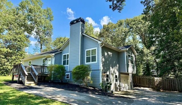 Dual-Kitchen 4 BR Home Near LakePoint & KSU