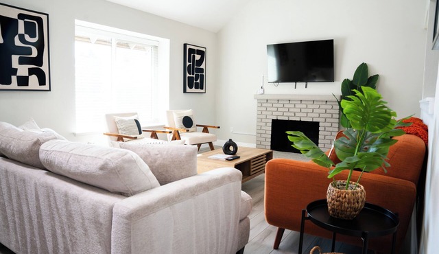 Dual Master Rooms - Perfect for Groups & Family-friendly - Fire Pit, BBQ, Games