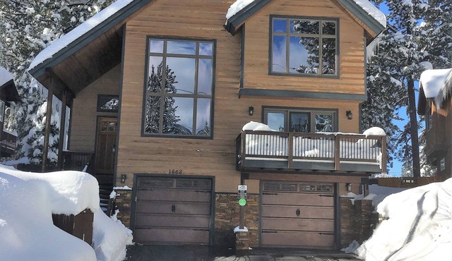 Dual Master Suites, Pool Table, 3500 Sq. ft, Luxury Home, 5 Bedroom, Discounts,