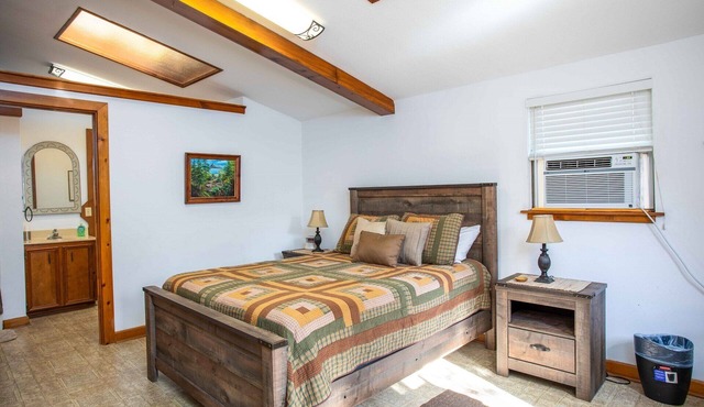 DUBL-C Guesthouse | Charming Home | Near River