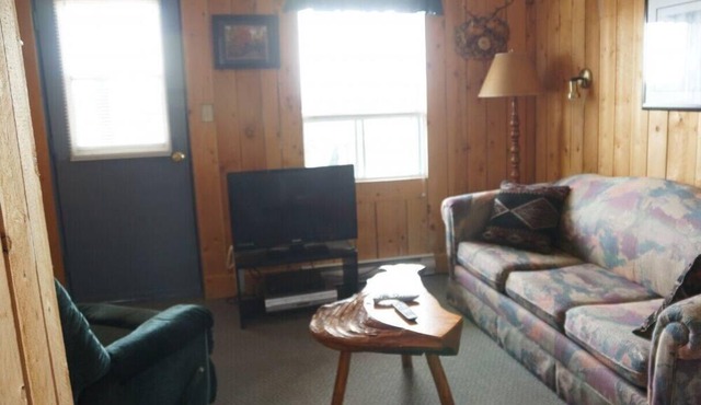 Dublin Bay Lodge - Larder Lake