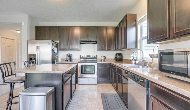 Dublin Rental ~ 10 Mi to Ohio State University!