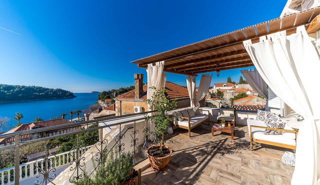 Dubrovnik-Cavtat Authentic stone Villa with Indoor pool and sunset terrace