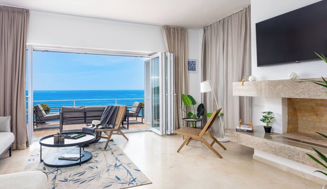 Dubrovnik Private Beach and Pool Charming Seafront Villa For 10