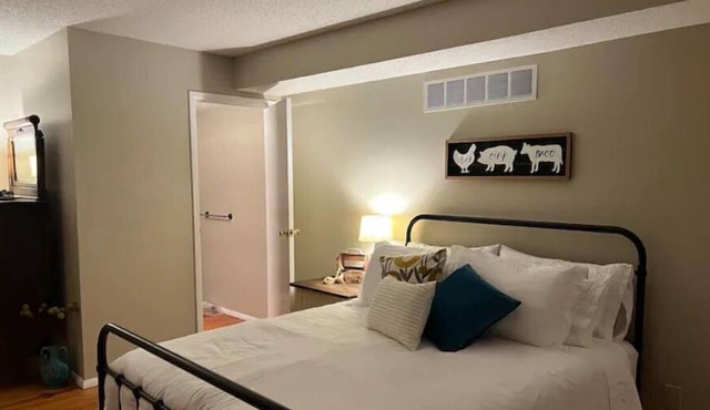 Duck Creek Inn - Mallard + Khaki