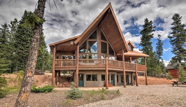 Duck Creek Village Chalet w/Fire Pit & Decks