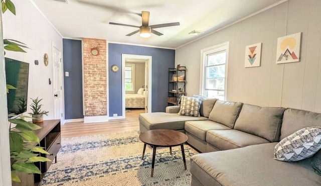 Duck Island Getaway - Close to Downtown and West Side Market