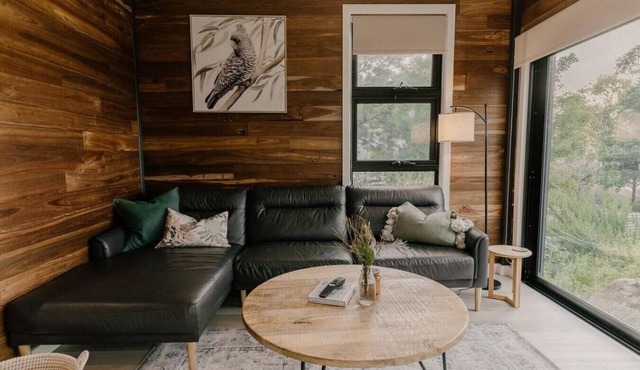 Duck`n Hill Loft & EV charge station!