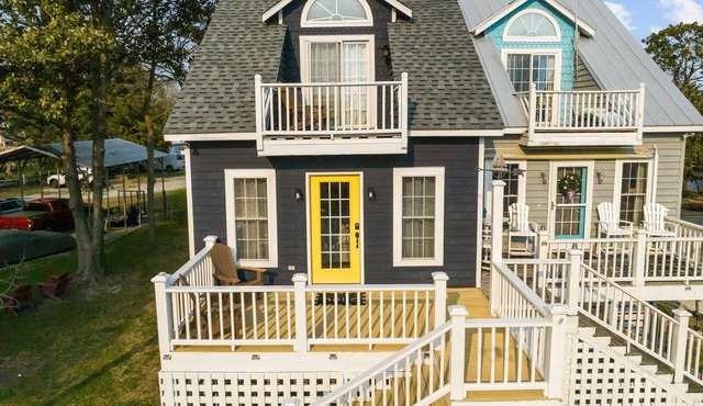 Duck Pond Haven - Quaint Pet friendly Cottage