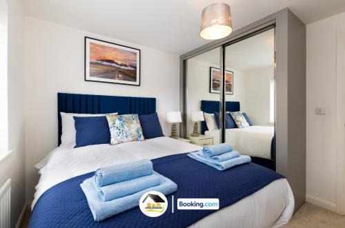 Duckett house, 3 Bedroom Detached House By B and R Serviced Accommodation Amesbury With Free Parking