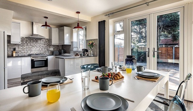 Dudley-Hospital-3bed-parking-long stay-contractor!