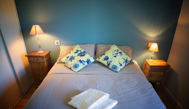 DUINGT, former Bergerie, quality renovation, 100m from the lake.