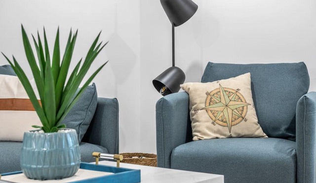 Duke & Duchess | Central | Upscale | Families/Pets