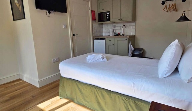 Duke of the Pond - Room 1 - New Forest