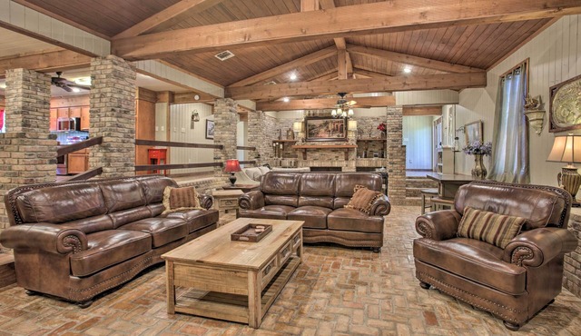 Dularge Grand Villa - Steps to Marina + Fishing!
