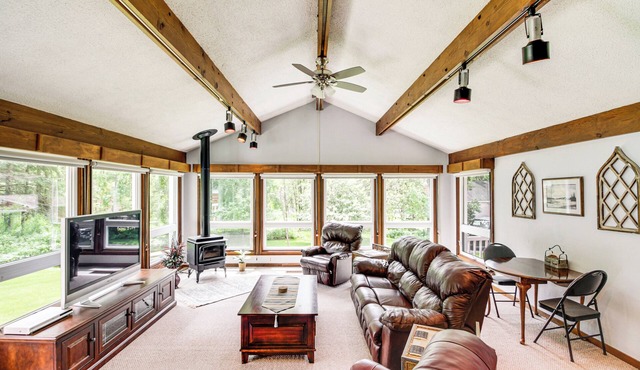 Duluth Lake House - Walk to Beach & Boat Ramp!