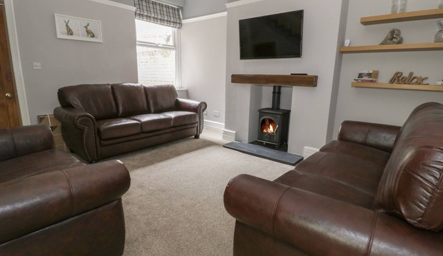DUMBUIE, pet friendly, with open fire in Haltwhistle