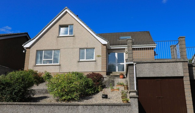 DUNARD VILLA, family friendly, character holiday cottage in Stornoway
