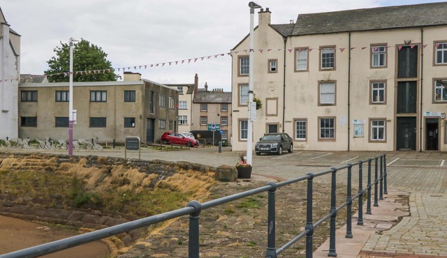 DUNCAN SQUARE, pet friendly, country holiday cottage in Whitehaven