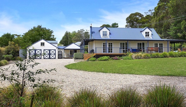 Duncraig House –open fireplace, spa, pet friendly